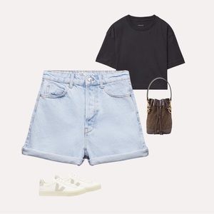 Zara High Waisted Mom Shorts - Light Blue SZ 4 - TURNED UP MOM FIT DENIM SHORTS